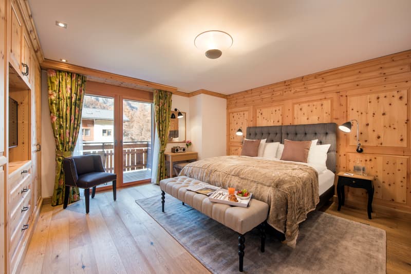 Luxuriöses Chalet mit 4 Wohneinheiten und Schwimmbad (11)