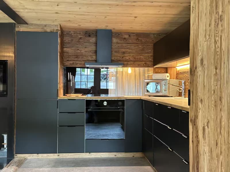 Einzigartiges Chalet in Fussdistanz zum Dorf (2)