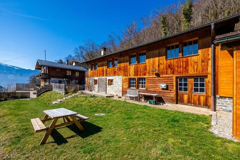 Domaine Privé au Coeur de la Nature - avec opportunité d'activité commerciale (1)