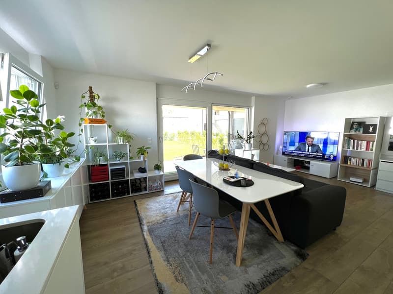 Prächtige 2.5-Zimmer-Wohnung mit großem Garten von 100m2 (3)
