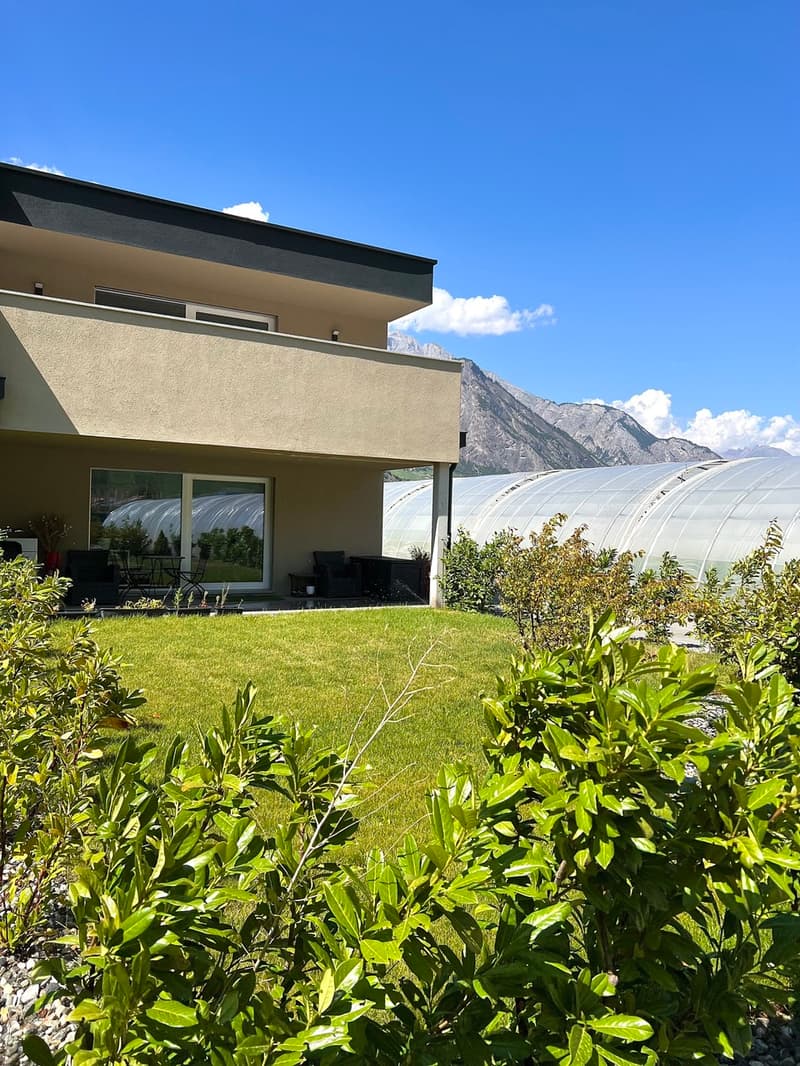 Prächtige 2.5-Zimmer-Wohnung mit großem Garten von 100m2 (6)