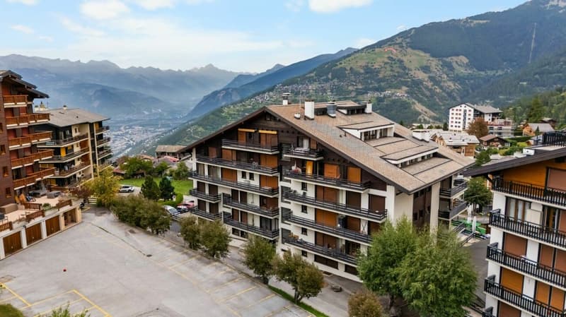 Appartement 3.5 pièces au 5ème et dernier étage avec place de stationnement (34)