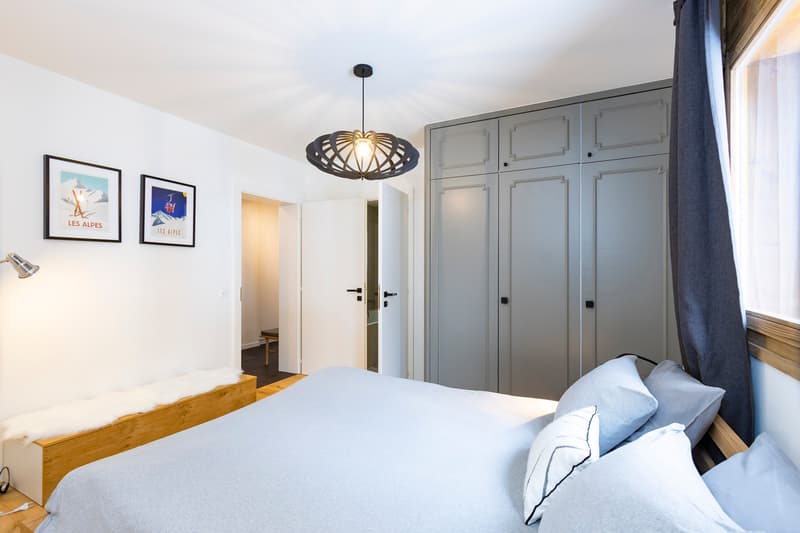 APPARTEMENT ENTIÈREMENT RÉNOVÉ EN LOCATION SEMAINE (13)