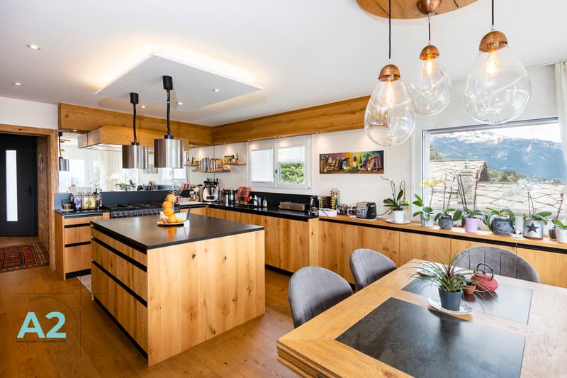 Luxury Chalet with 9 Rooms, Outdoor Pool and Jacuzzi (6)