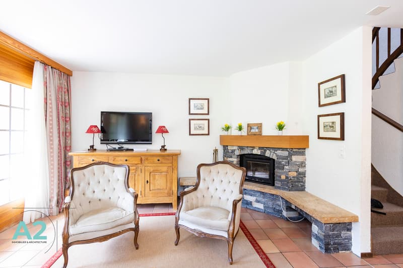 LOCATION SEMAINE / SAISON CHALET MITOYEN AVEC JARDIN PROCHE DU REGENT (4)