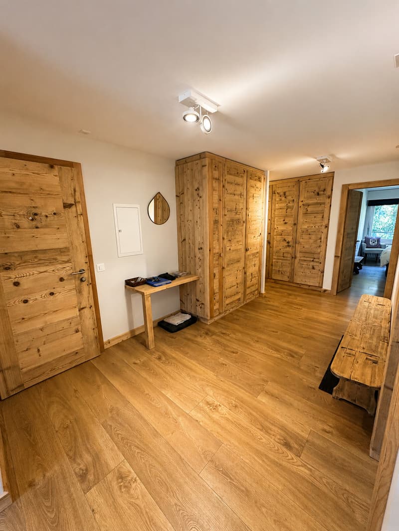 Charmanter 4.5-Zimmer-Wohnung renoviert in einer grünen Umgebung (8)