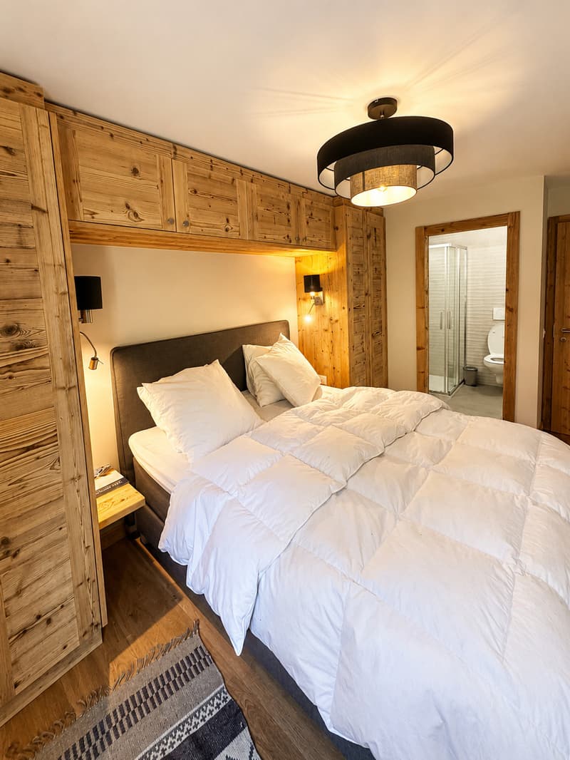 Charmanter 4.5-Zimmer-Wohnung renoviert in einer grünen Umgebung (12)