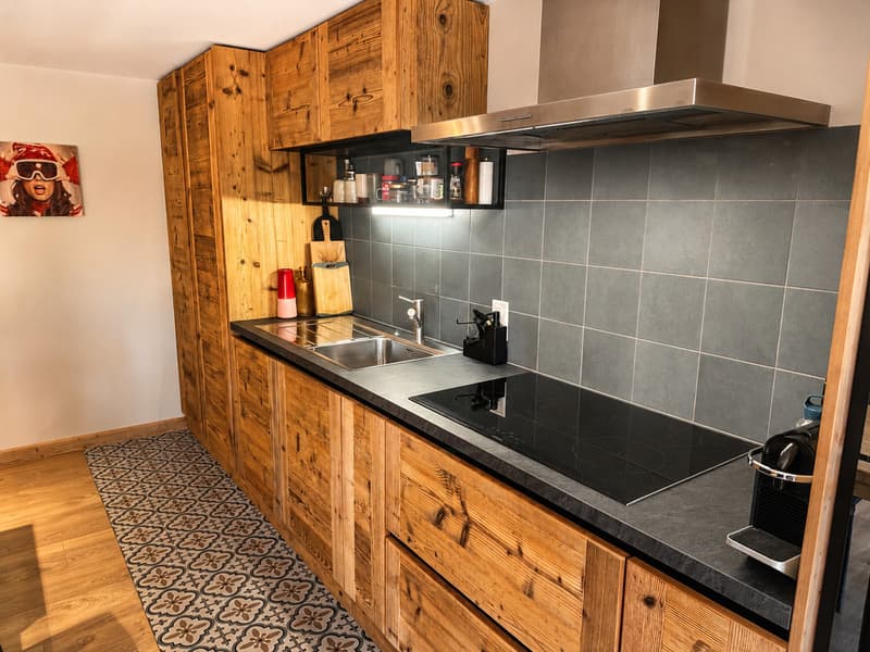 Charmanter 4.5-Zimmer-Wohnung renoviert in einer grünen Umgebung (4)