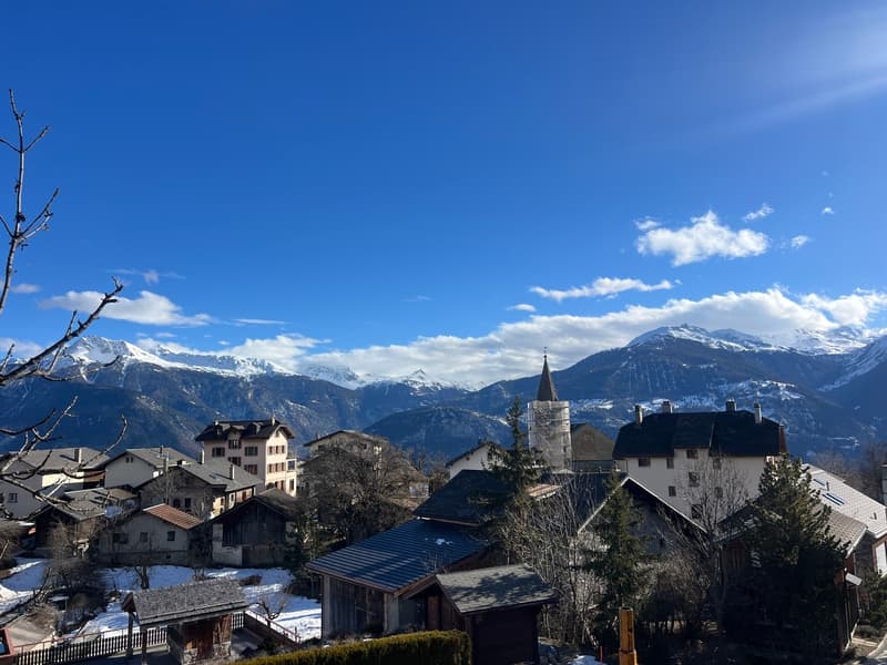 Location à l'année: appartement neuf au coeur du village de Montana (2)
