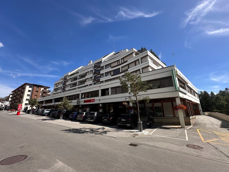 Local commercial au coeur de Crans (6)