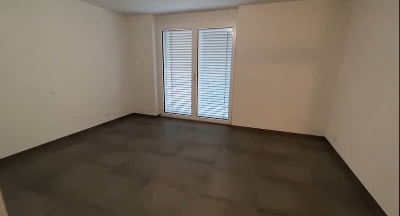 Moderne 2,5-Zimmer-Wohnung mit Balkon und Bergblick in Fully (6)