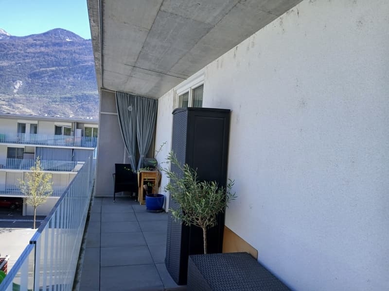 Moderne 2,5-Zimmer-Wohnung mit Balkon und Bergblick in Fully (10)