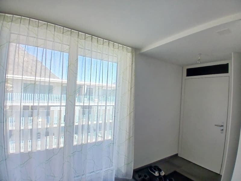 Moderne 2,5-Zimmer-Wohnung mit Balkon und Bergblick in Fully (13)
