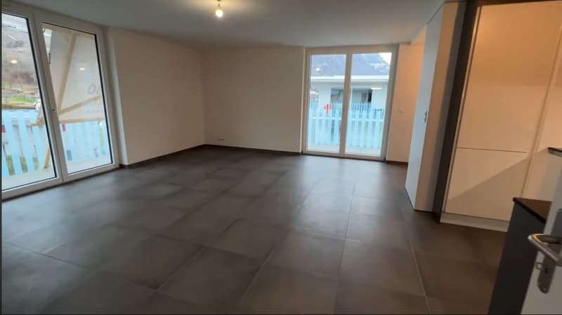 Moderne 2,5-Zimmer-Wohnung mit Balkon und Bergblick in Fully (5)