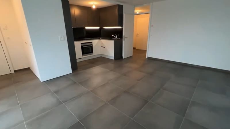 Moderne 2,5-Zimmer-Wohnung mit Balkon und Bergblick in Fully (8)