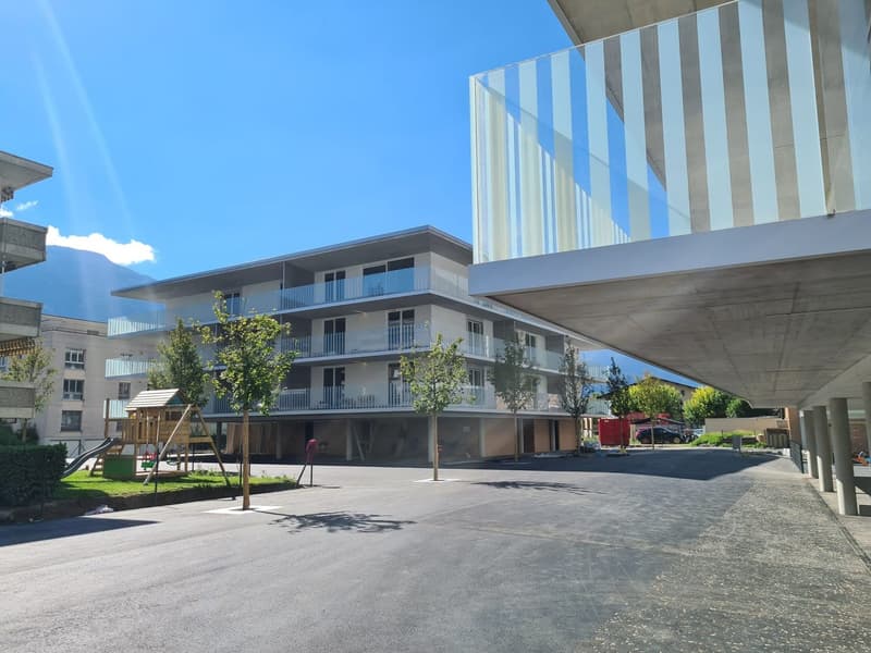 Moderne 2,5-Zimmer-Wohnung mit Balkon und Bergblick in Fully (17)