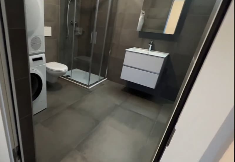 Moderne 2,5-Zimmer-Wohnung mit Balkon und Bergblick in Fully (3)