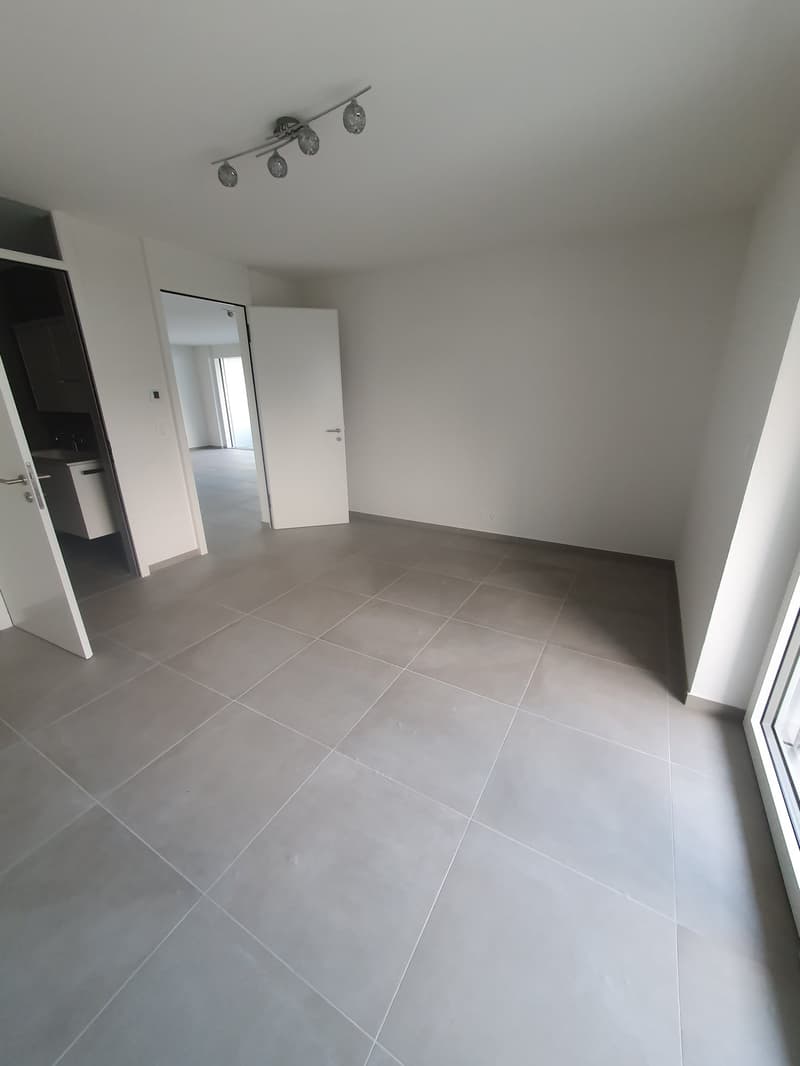 Appartamento moderno di 3,5 locali a Conthey – Vista sulle montagne & disponibile immediatamente (11)