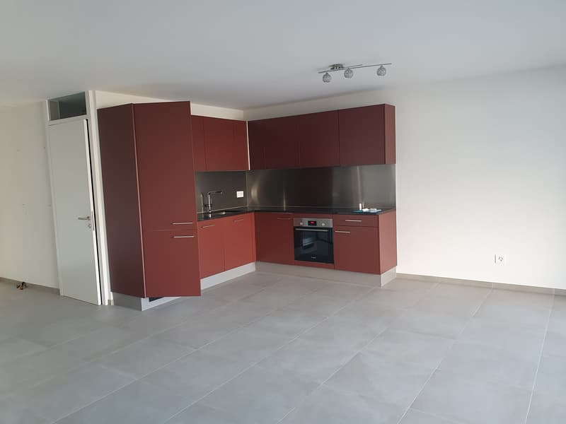 Appartamento moderno di 3,5 locali a Conthey – Vista sulle montagne & disponibile immediatamente (5)