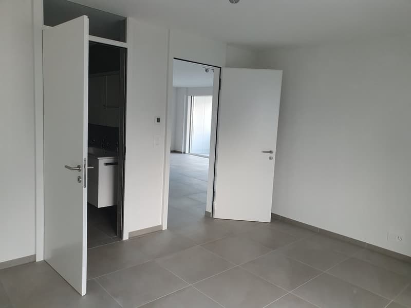 Appartamento moderno di 3,5 locali a Conthey – Vista sulle montagne & disponibile immediatamente (12)