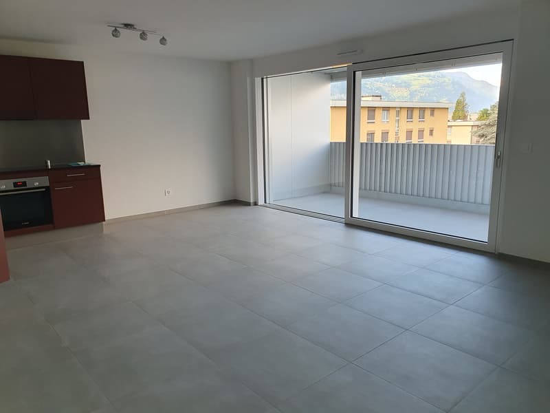 Appartamento moderno di 3,5 locali a Conthey – Vista sulle montagne & disponibile immediatamente (9)