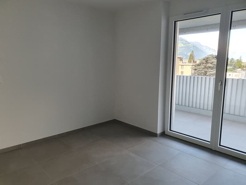 Appartamento moderno di 3,5 locali a Conthey – Vista sulle montagne & disponibile immediatamente (10)