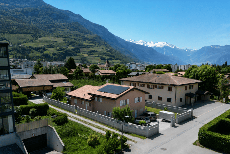Geräumige Einzelvilla mit 5.5 Zimmern in Saxon mit Außenbereich von fast 500 m² (15)