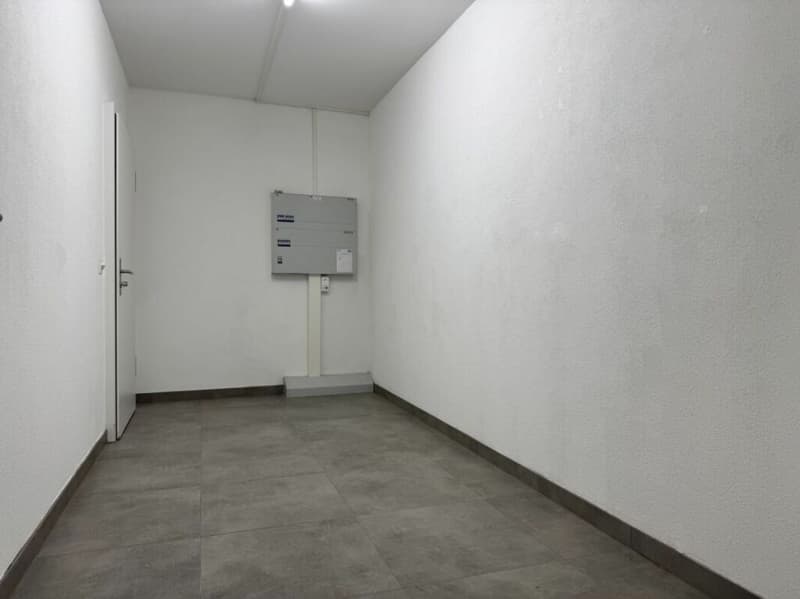 Amministrativo/Ufficio 1.5 locali 156.35 m2 a Puidoux-Gare (3)