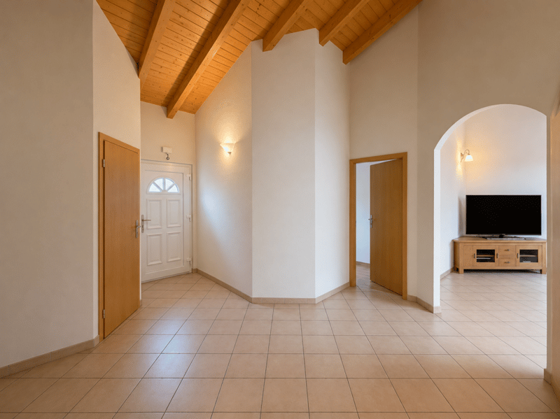 Villa individuelle très spacieuse de 5.5 pcs à Saxon avec joli jardin (5)