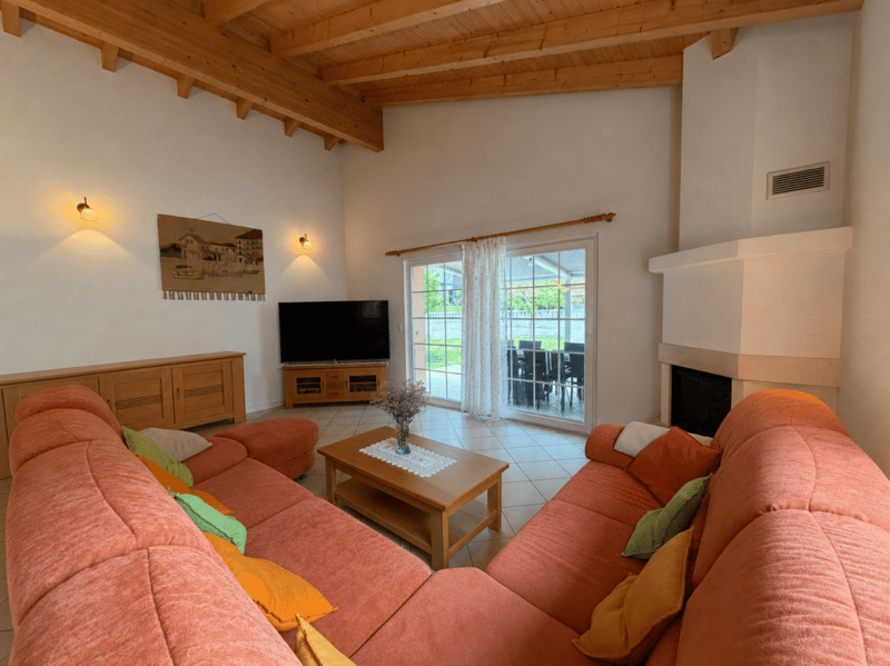 Villa individuelle très spacieuse de 5.5 pcs à Saxon avec joli jardin (6)