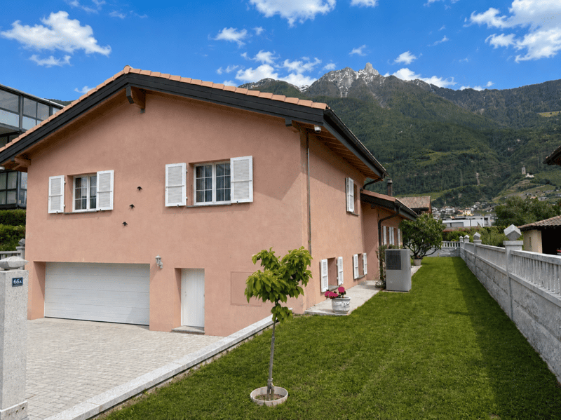 Villa individuelle très spacieuse de 5.5 pcs à Saxon avec joli jardin (15)