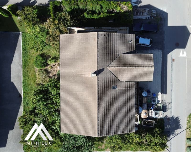Rara opportunità: Casa atipica con grande potenziale di ristrutturazione (9)
