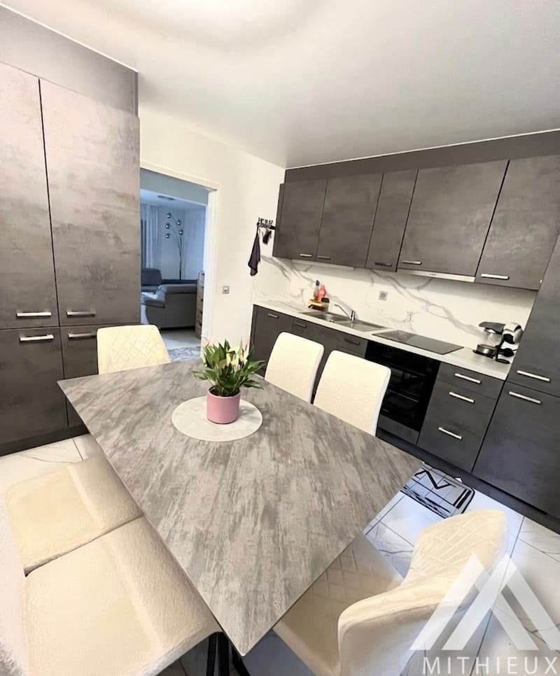 Die Allianz von Erneuerung und Ruhe in Saxon: Prächtiges 4.5-Zimmer-Wohnung renoviert (4)