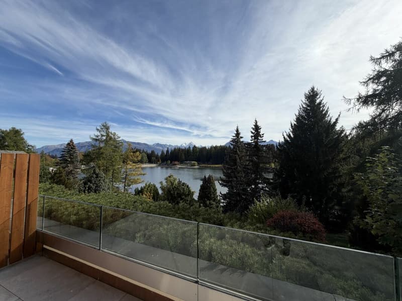 Studio avec terrasse de 70 m² face au lac de la Moubra. (2)