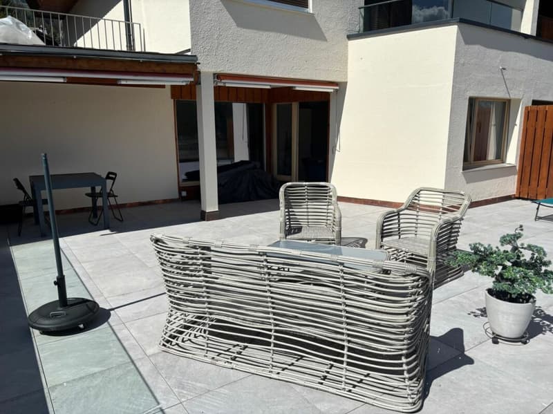 Studio avec terrasse de 70 m² face au lac de la Moubra. (8)
