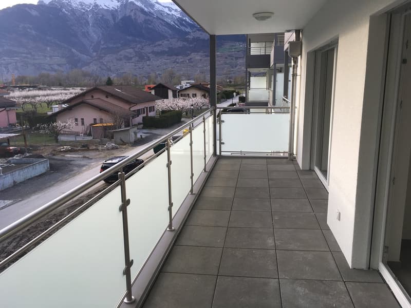 VOTRE MAGNIFIQUE 2.5 PIECES RECENT AVEC SA BELLE TERRASSE - 1 PARKING INT. + 1 PARKING EXT. INCLUS (4)