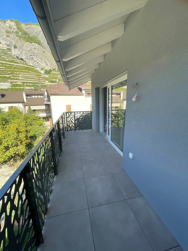 SUPERBE 3.5P NEUF AVEC BALCON ET PARC INTERIEUR COMPRIS- SITUATION IDÉALE À ARDON (3)