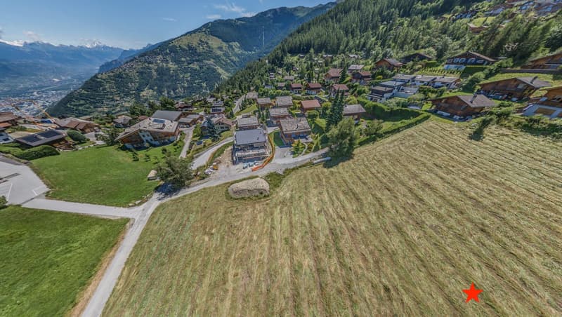 Developed land free of mandate in a residential area very close to the center of the station (3)