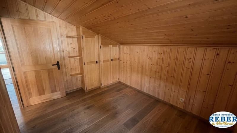 Exactly the kind of chalet you imagine when you dream of Switzerland. (25)