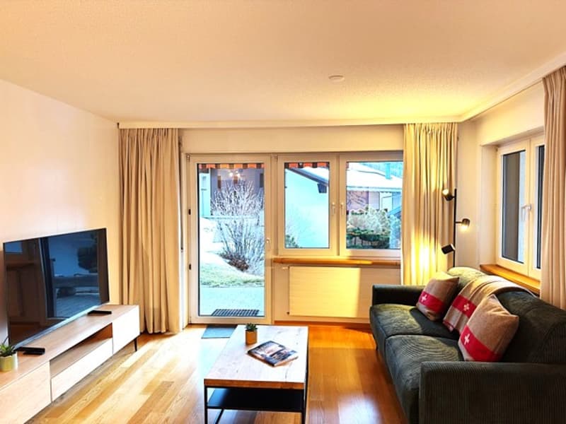 Charmante 2.5-Zimmer-Terrassenwohnung mit atemberaubendem Bergblick in Zermatt (5)