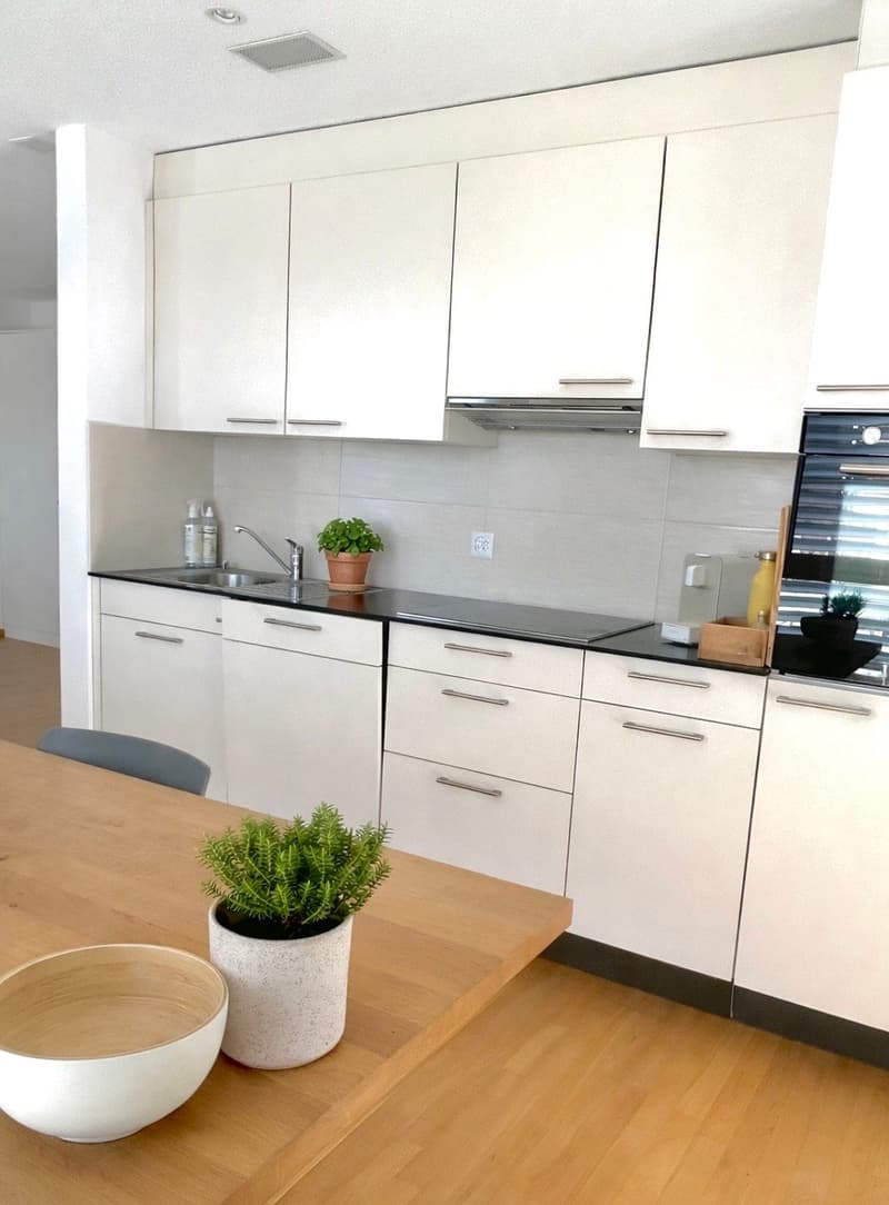 Grosszügige 2 1/2 Zimmerwohnung in Susten - (D14) (3)
