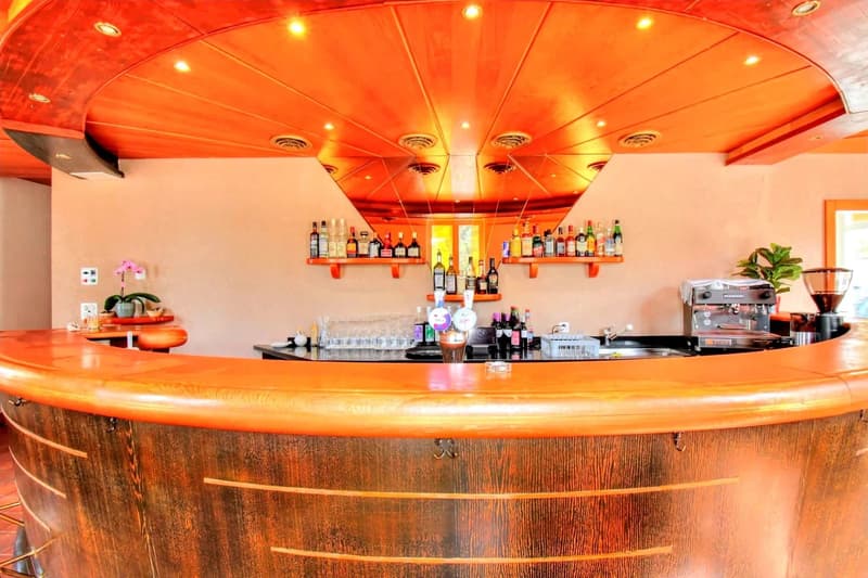 Restaurant avec logement et fort potentiel à Vex (7)