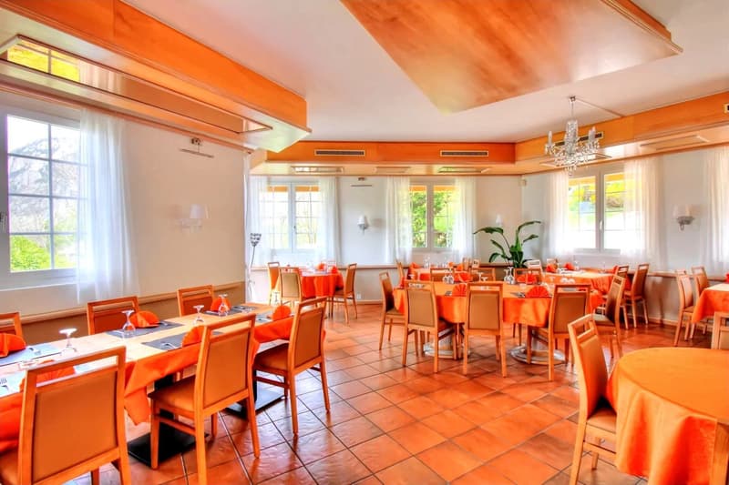 Restaurant avec logement et fort potentiel à Vex (5)