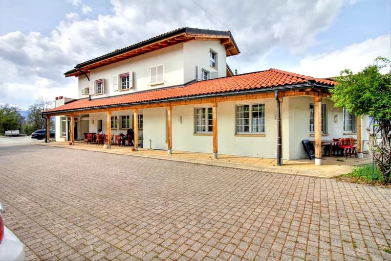 Restaurant avec logement et fort potentiel à Vex (2)