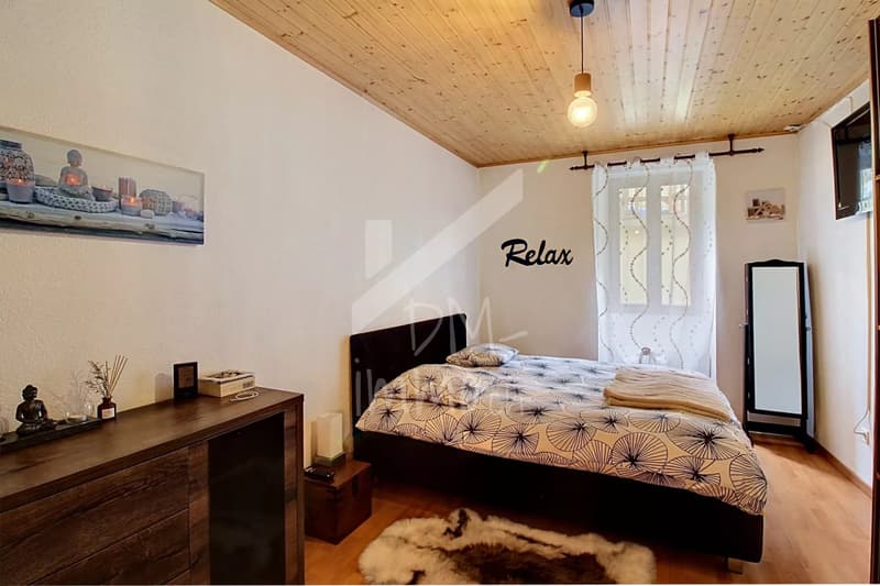 Casa di villaggio ristrutturata a tre livelli (4)