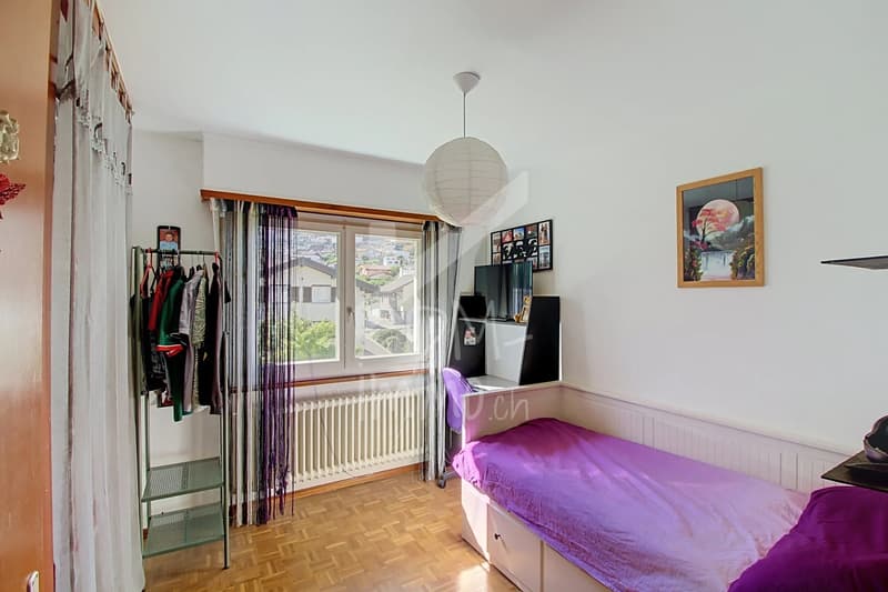 Attique dans petite PPE, proche centre (7)