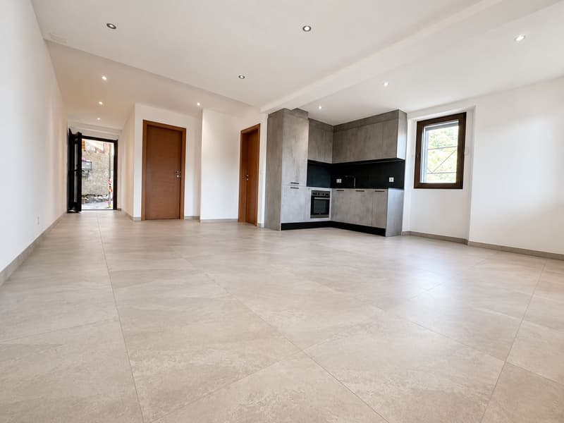 Neue 2.5-Zimmer-Wohnung mit Balkon und schöner Aussicht in Pont-de-la-Morge (1)