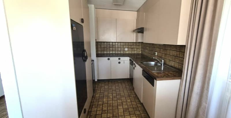 Grosszügige 4.5 Zimmerwohnung an ruhiger Lage (2)