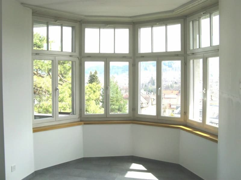 Exklusive 4.5 Zimmer-Wohnung in Jugendstilhaus am Rosenberg (1)