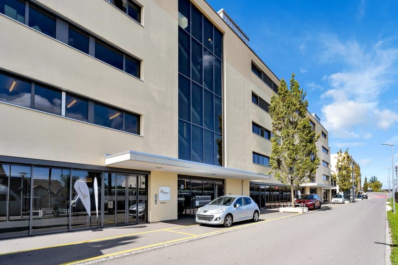 Spazio commerciale al piano terra direttamente alla stazione di Belp (2)